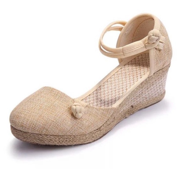 🍓Gomelly Espadrilles Sandal Closed
Toe Heeled Ankle Strap Wedge Heel Beige Sz 6 - Picture 1 of 7